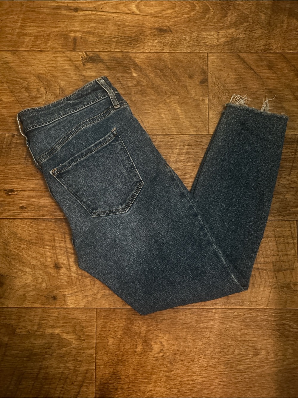 Old Navy Rockstar Super Skinny Distressed Jeans 4 Short